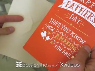Passion-hd fathers दिन पेनिस सकिंग gift साथ कदम महिला lana rhoades